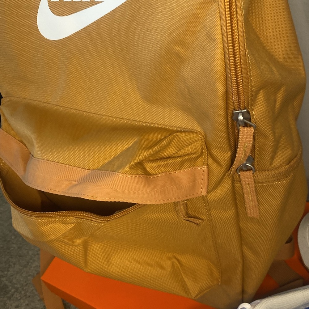 Nike Heritage Backpack - Picture 13 of 16
